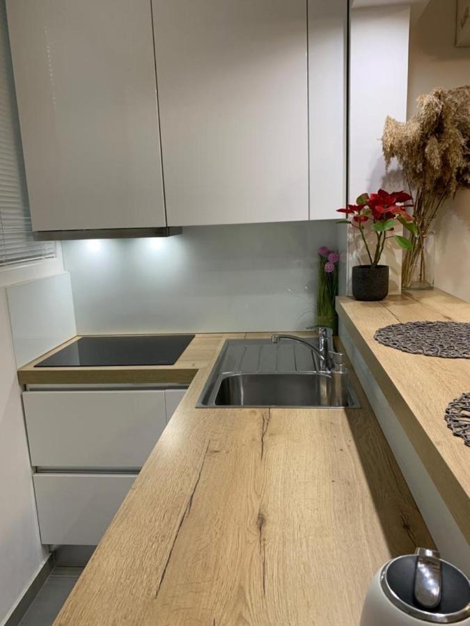 Mm Split Apartment - 5 Min By Car To The Beach & City Center - Free Public Parking エクステリア 写真