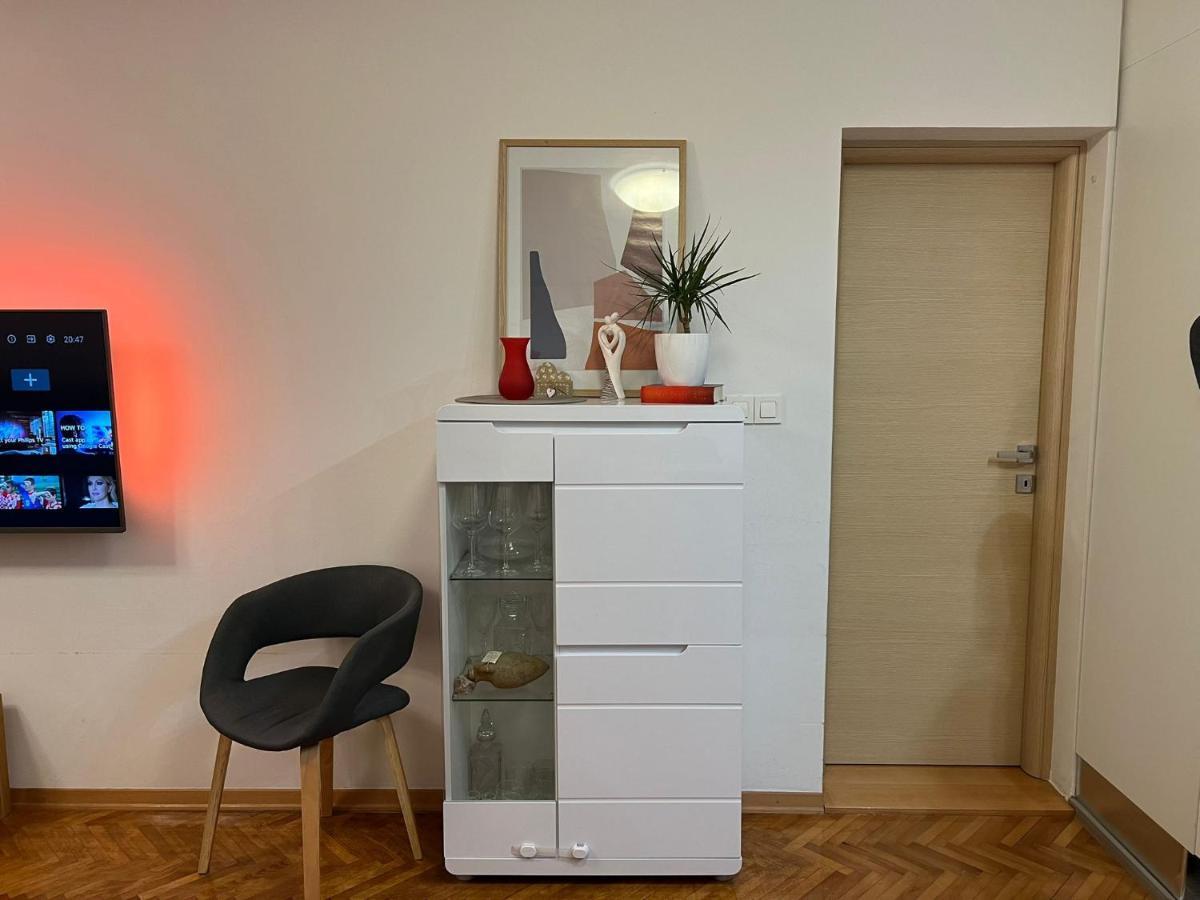 Mm Split Apartment - 5 Min By Car To The Beach & City Center - Free Public Parking エクステリア 写真