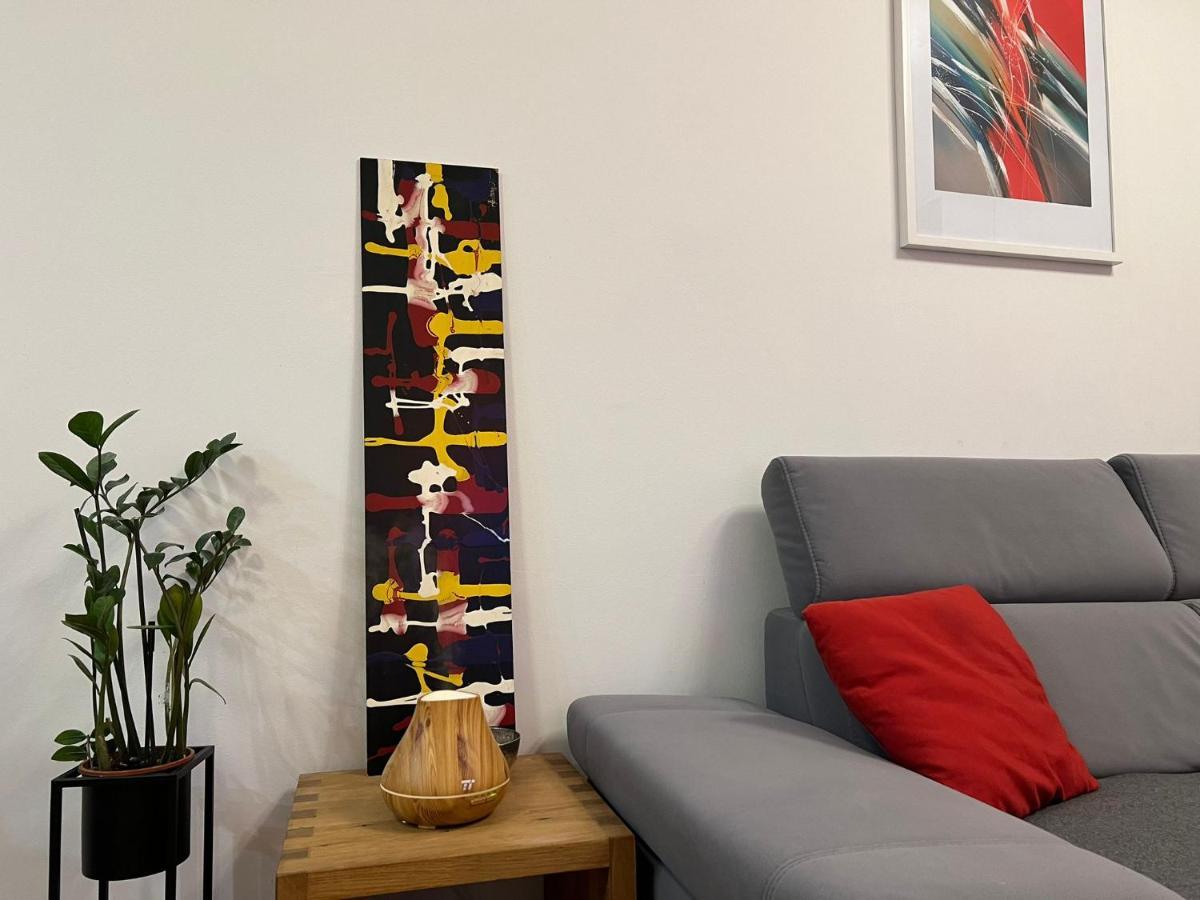 Mm Split Apartment - 5 Min By Car To The Beach & City Center - Free Public Parking エクステリア 写真