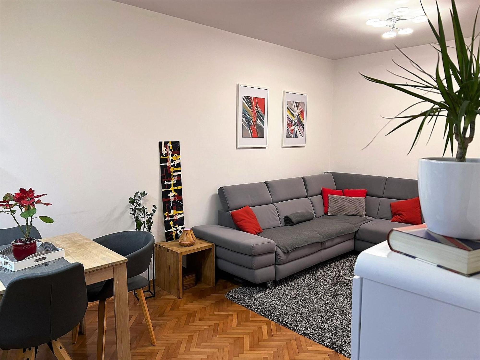 Mm Split Apartment - 5 Min By Car To The Beach & City Center - Free Public Parking エクステリア 写真